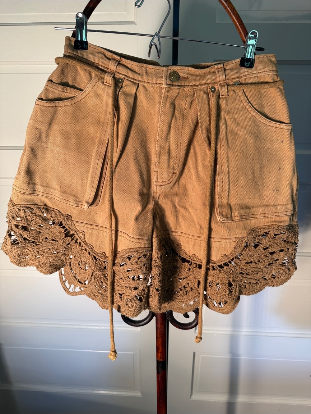 We The Free Boho Crochet Hem Utility Shorts Tan Drawstring Festival 26 - Picture 9 of 16